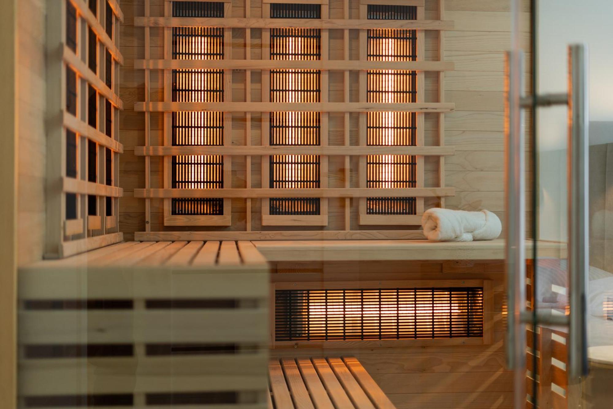Bedrooms With Sauna&bath And Free Parking Apartment