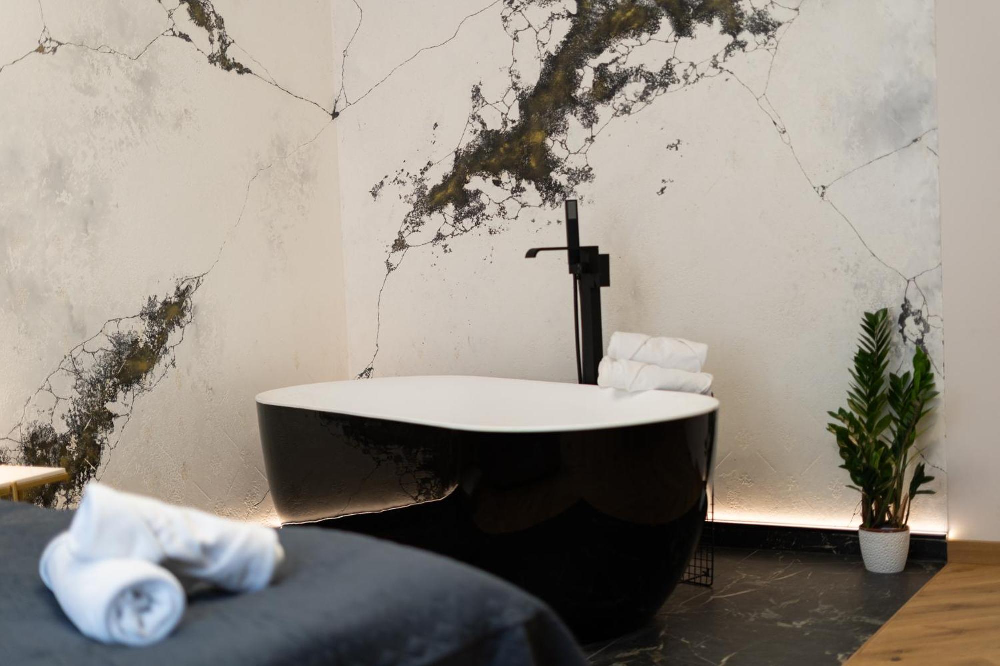 Apartment Bedrooms With Sauna&bath And Free Parking *